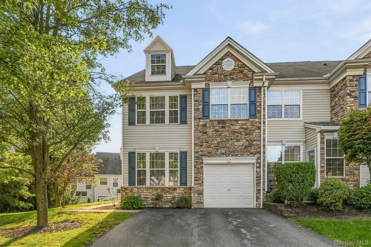 24 Ford CT, Monroe, NY 10950