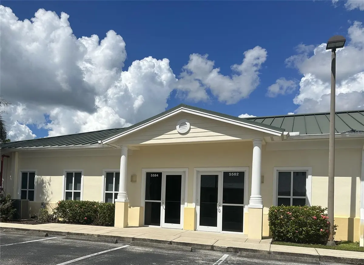 5588 BROADCAST CT, Sarasota, FL 34240