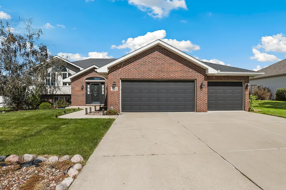 7910 W 92nd AVE, Crown Point, IN 46307