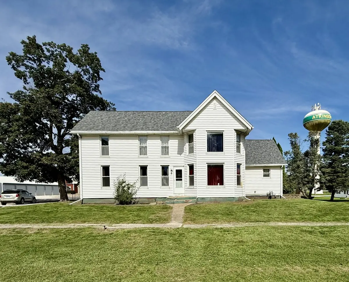 400 N School ST, Atkinson, IL 61235
