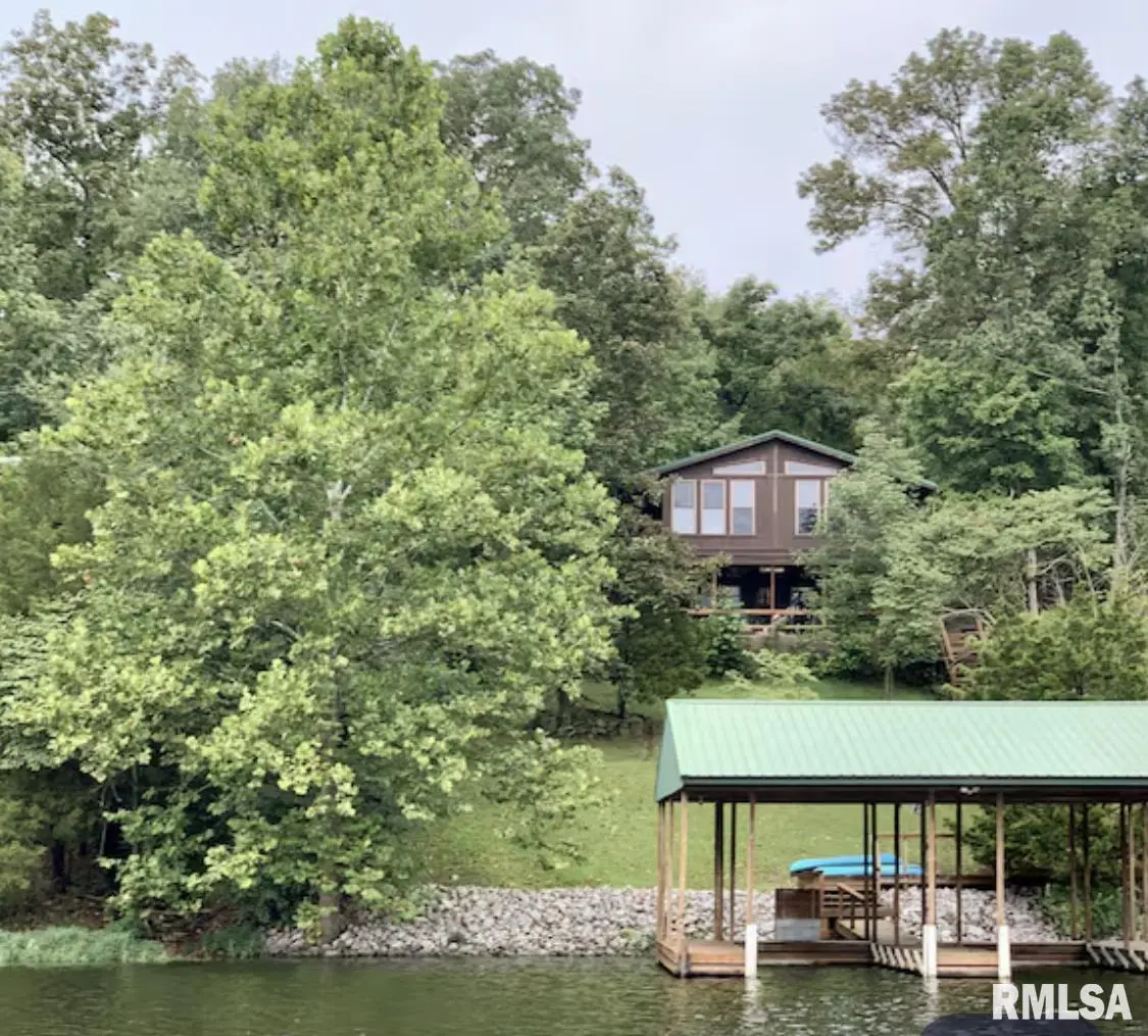 725 LAKESHORE Drive South, Goreville, IL 62939