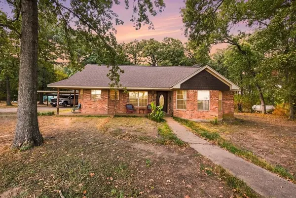 169 FM 712, Lott, TX 76656
