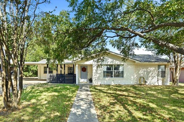 904 Kirk ST, Taylor, TX 76574