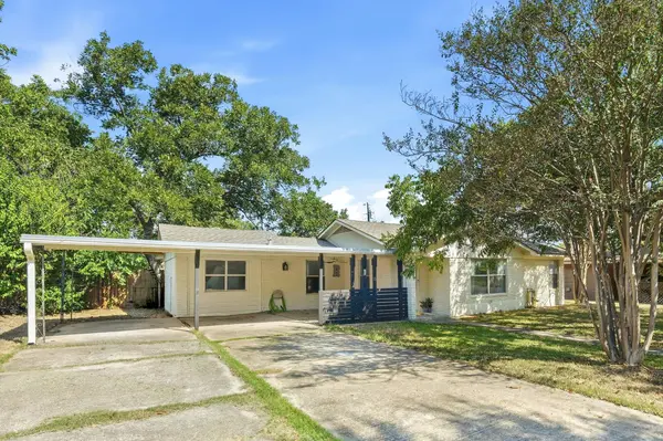 904 Kirk ST, Taylor, TX 76574
