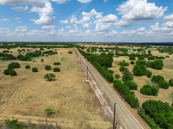4 County Road 340, Mcgregor, TX 76657