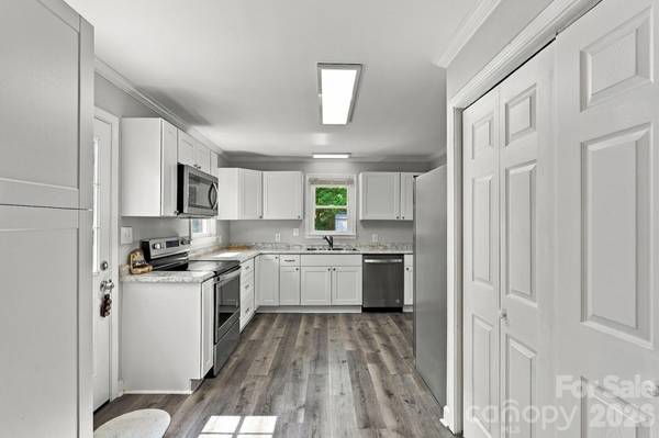 2010 Pine Top DR, Gastonia, NC 28054