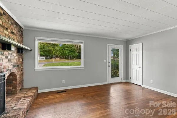 2010 Pine Top DR, Gastonia, NC 28054