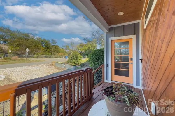 6 Dellwood ST, Asheville, NC 28806