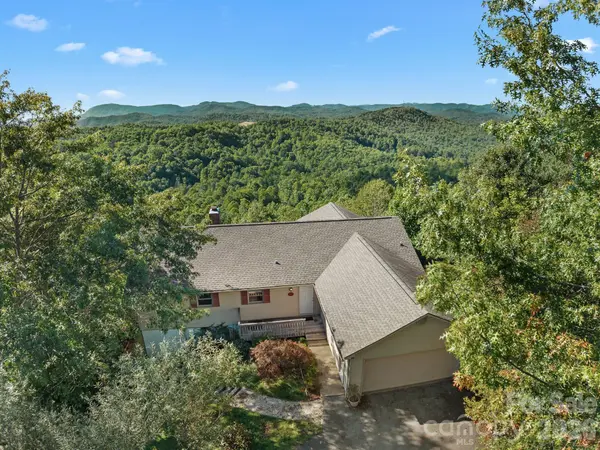 70 Moor LN, Brevard, NC 28712