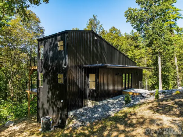 210 Overlook LN, Marshall, NC 28753