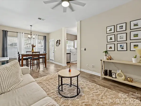 334 Bridal Veil DR, Charlotte, NC 28217