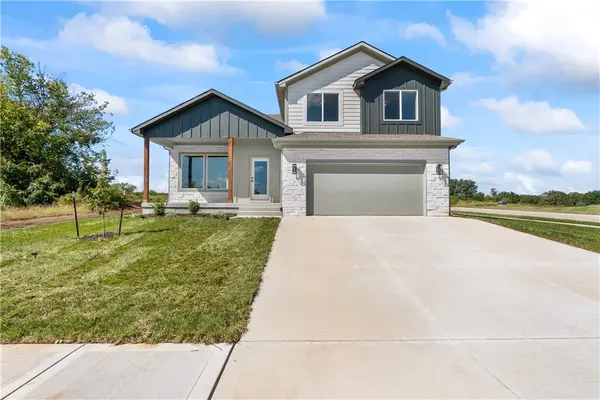 2200 SE Oak Ridge DR, Oak Grove, MO 64075