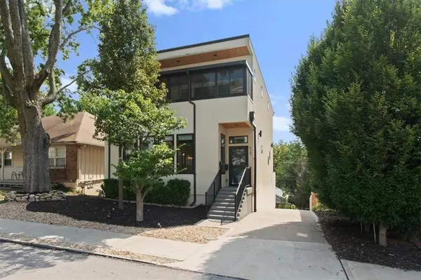 4727 Mercier ST, Kansas City, MO 64112