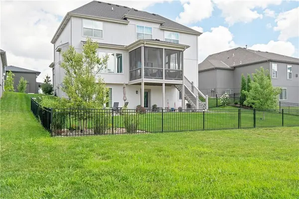 17105 W 170th ST, Olathe, KS 66062
