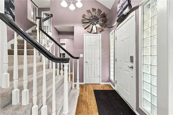 3650 SW Kimstin CIR, Blue Springs, MO 64015