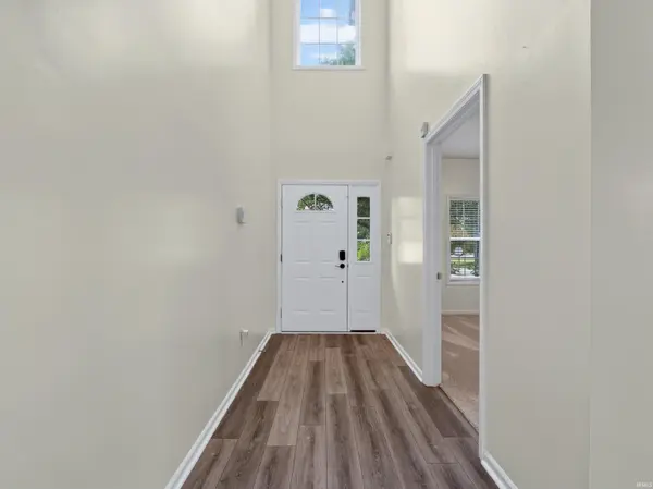 403 Treeline CV, Fort Wayne, IN 46825-1129