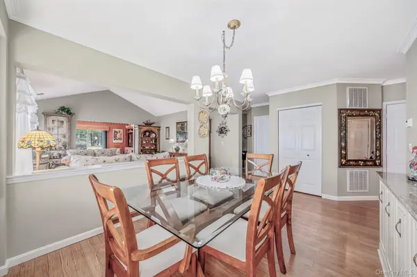 63 Madison CIR, Middle Island, NY 11953