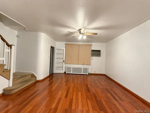 5262 79th ST, Elmhurst, NY 11373