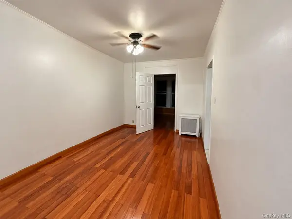 5262 79th ST, Elmhurst, NY 11373