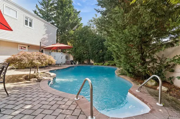 1650 James ST, Merrick, NY 11566