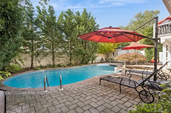 1650 James ST, Merrick, NY 11566