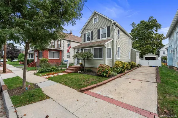 35 Saint Marks AVE, Rockville Centre, NY 11570
