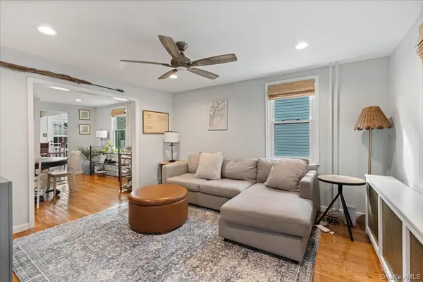 35 Saint Marks AVE, Rockville Centre, NY 11570