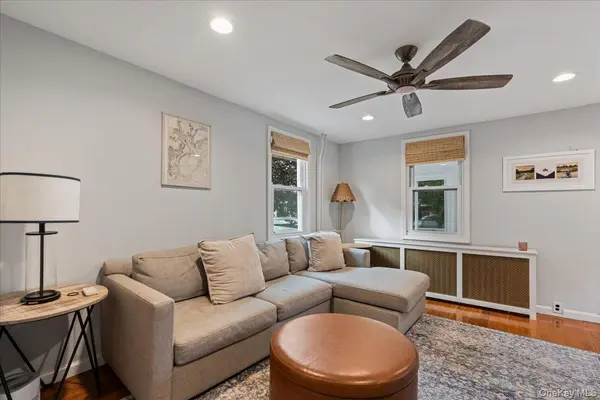 35 Saint Marks AVE, Rockville Centre, NY 11570