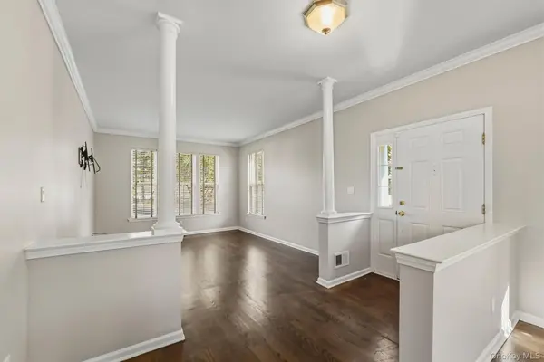 24 Ford CT, Monroe, NY 10950