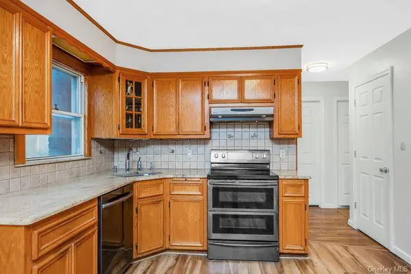 89 Catherine AVE, Franklin Square, NY 11010