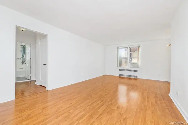 67-10 108th ST #4A, Forest Hills, NY 11375