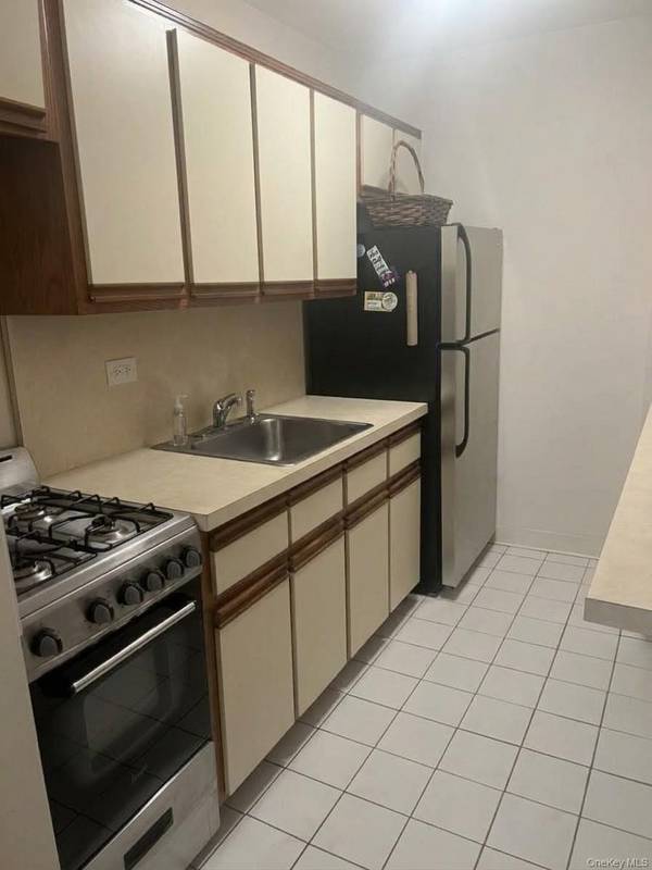 84-20 153rd AVE #6F, Howard Beach, NY 11414