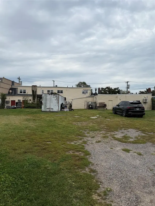 924 Powers RD, Broad Channel, NY 11693