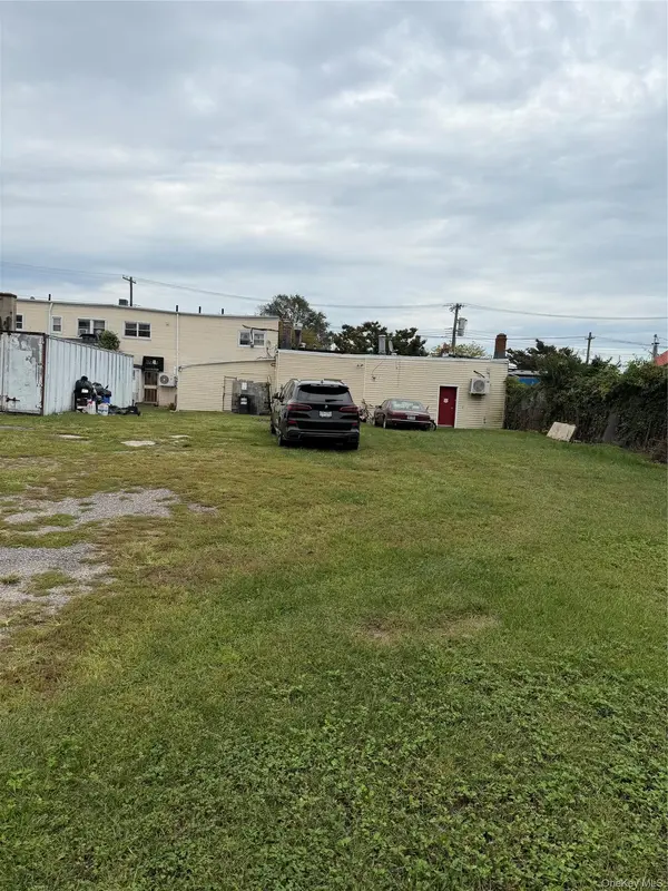 924 Powers RD, Broad Channel, NY 11693