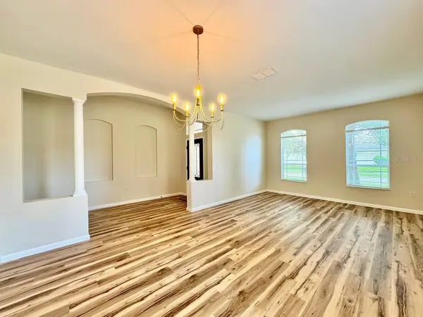 6002 MARTINGLADE PL, Lithia, FL 33547