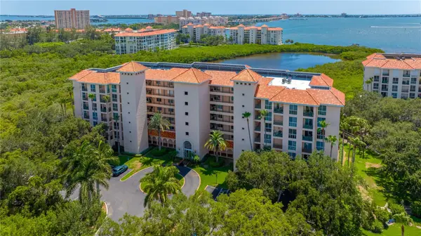 4750 DOLPHIN CAY LN S #107, St Petersburg, FL 33711