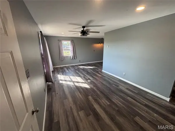 335 Brightstone RD, Farmington, MO 63640