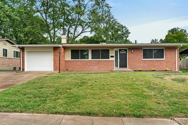 1600 Gallant Fox DR, Florissant, MO 63033