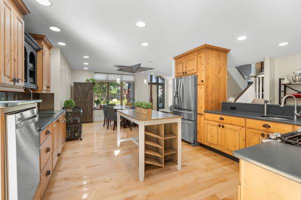27069 W FOX RIVER RD, Cary, IL 60013