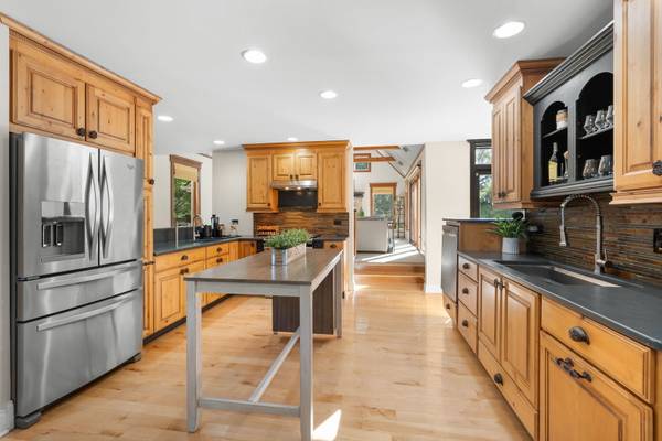 27069 W FOX RIVER RD, Cary, IL 60013