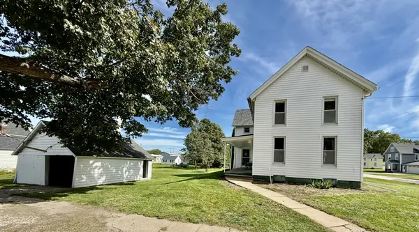 400 N School ST, Atkinson, IL 61235