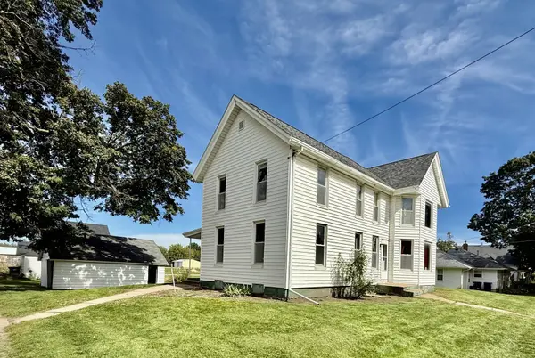 400 N School ST, Atkinson, IL 61235