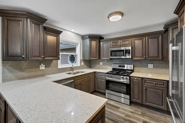 230 Saint Andrews DR, Bolingbrook, IL 60440