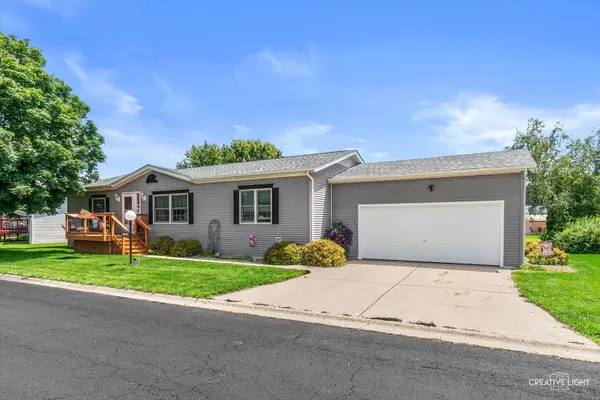 605 Bluebird CIR, Sandwich, IL 60548