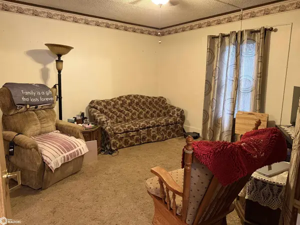1009 Division ST, Webster City, IA 50595
