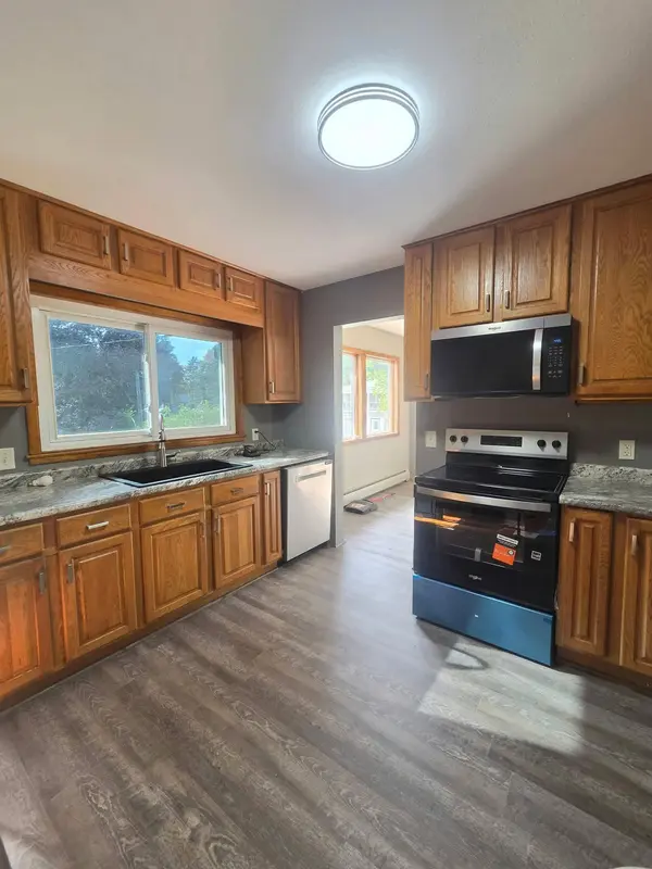 420 5th ST SW, Plainview, MN 55964