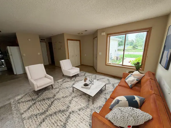 913 Serenity CIR, Norwood Young America, MN 55397