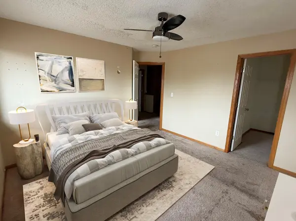 913 Serenity CIR, Norwood Young America, MN 55397