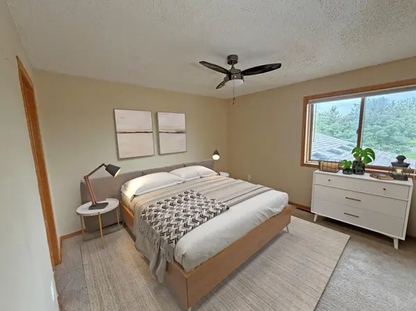 913 Serenity CIR, Norwood Young America, MN 55397