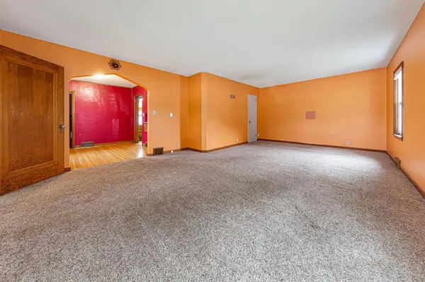 613 S Broadway ST, New Ulm, MN 56073